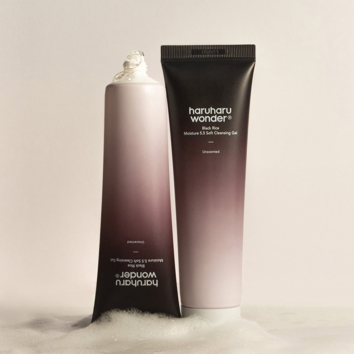 Haruharu Wonder Black Rice Moisture 5.5 Soft Cleansing Gel 100ml – προϊόν και υφή